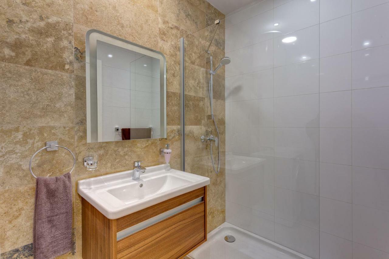Modern 2 Bedroom Apartment In St Julians Saint Julian's Екстер'єр фото